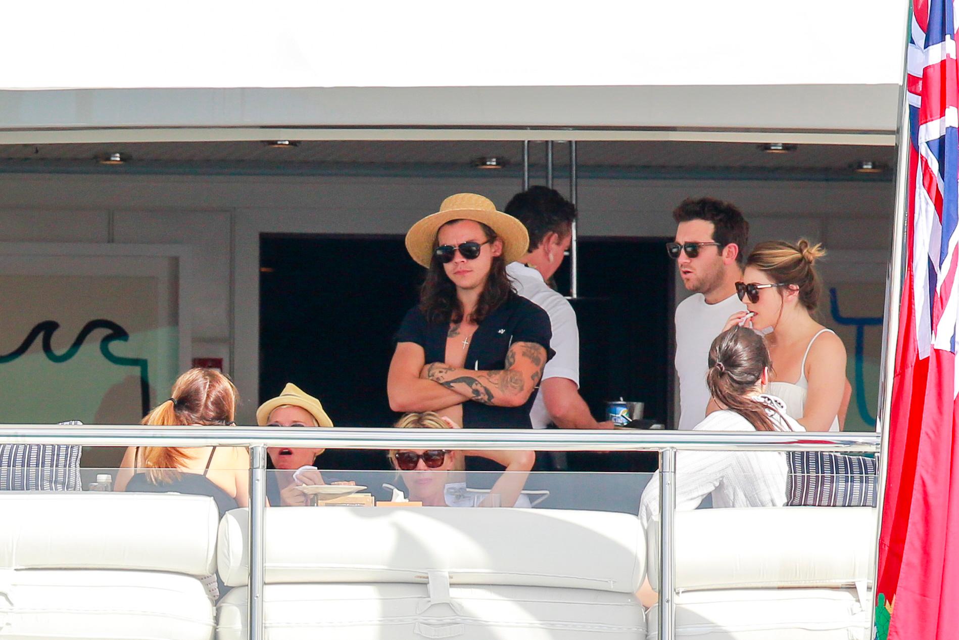 Kendall Jenner And Harry Styles Lunch Together With Ellen DeGeneres And