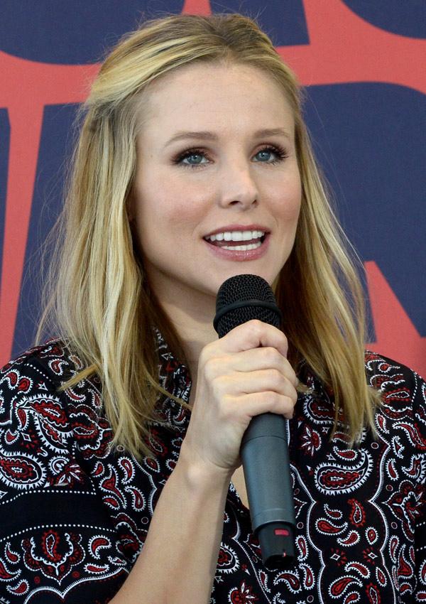 Kristen bell cmt awards