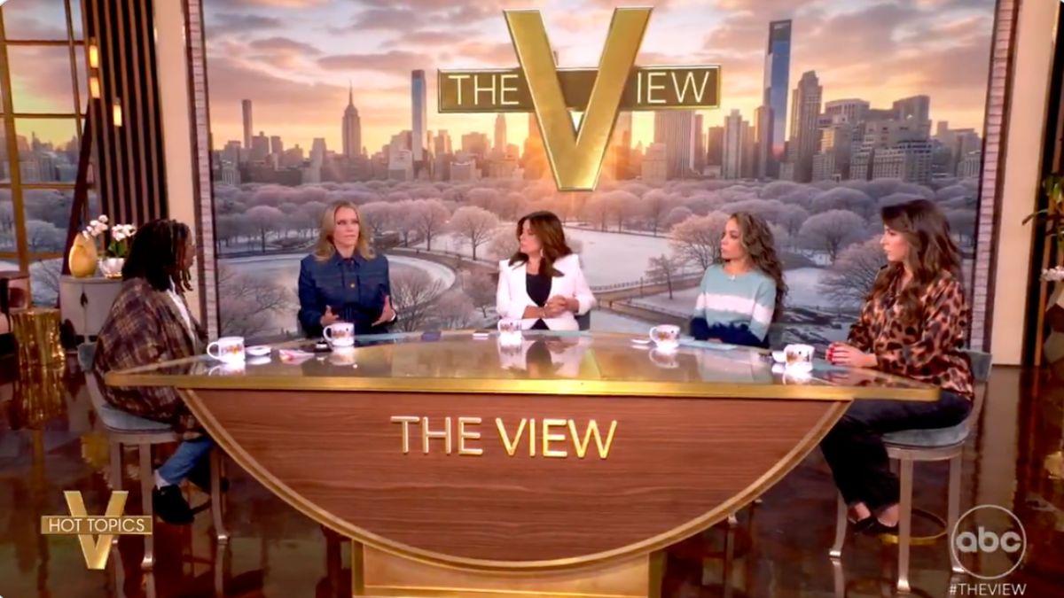 Photo of The actress demanded ICE 'get out of Minneapolis.'