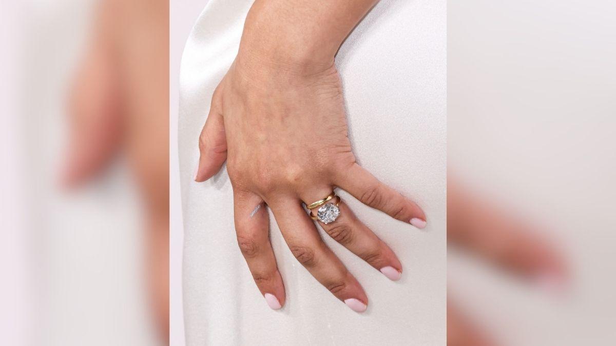 Image of Experts linked the diamond setting to current engagement trends.