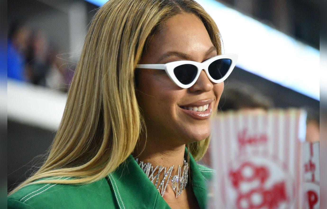 Beyonce & Jay-Z Sit During National Anthem At Super Bowl