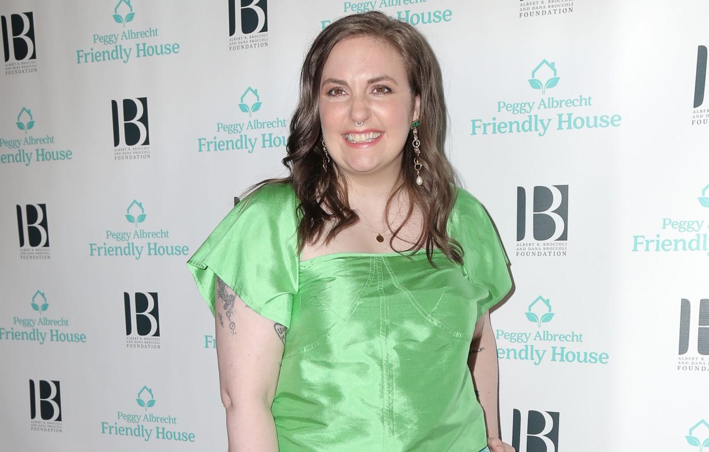 Lena Dunham Tweets Disapproval of Justin Bieber's 'What Do You