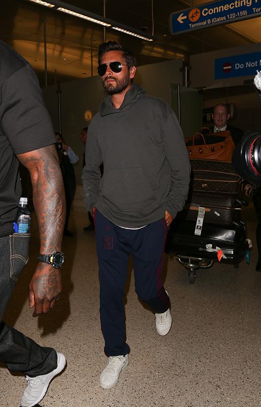 Scott Disick arrives to LAX after flying solo