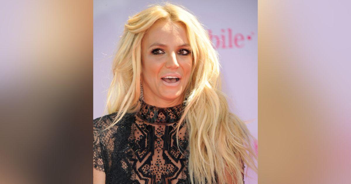 britney spears caught smoking cigarette plane authorities