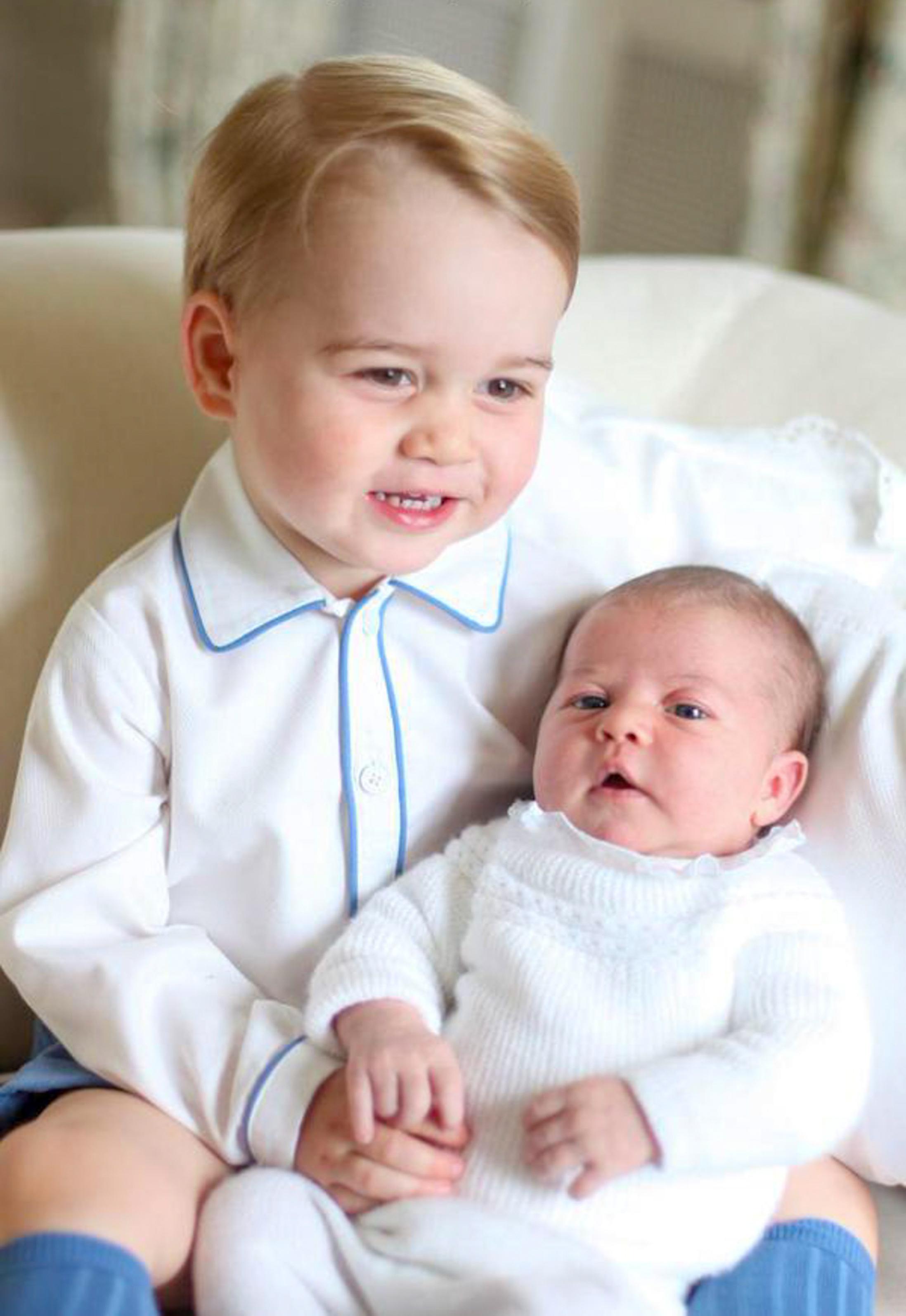 Princess Charlotte and Prince George: Picture Perfect **USA ONLY**