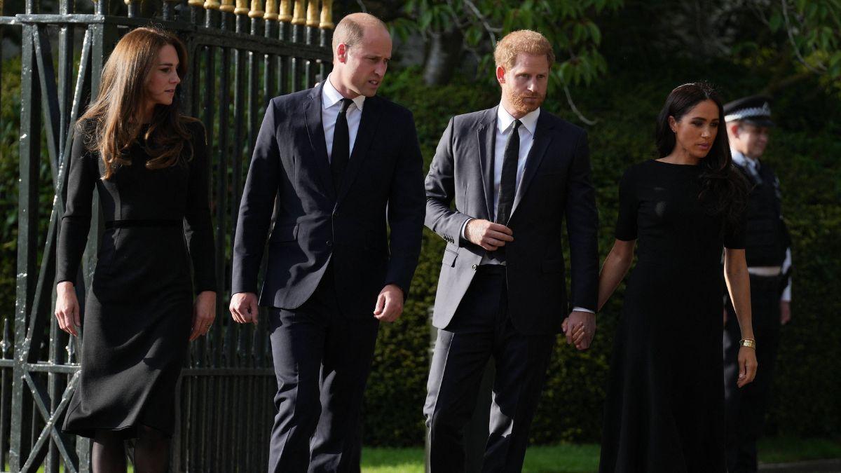 image of royal family