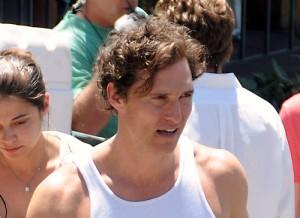 2010__08__Matthew_McConaughey_Aug4_01 300&#215;218.jpg