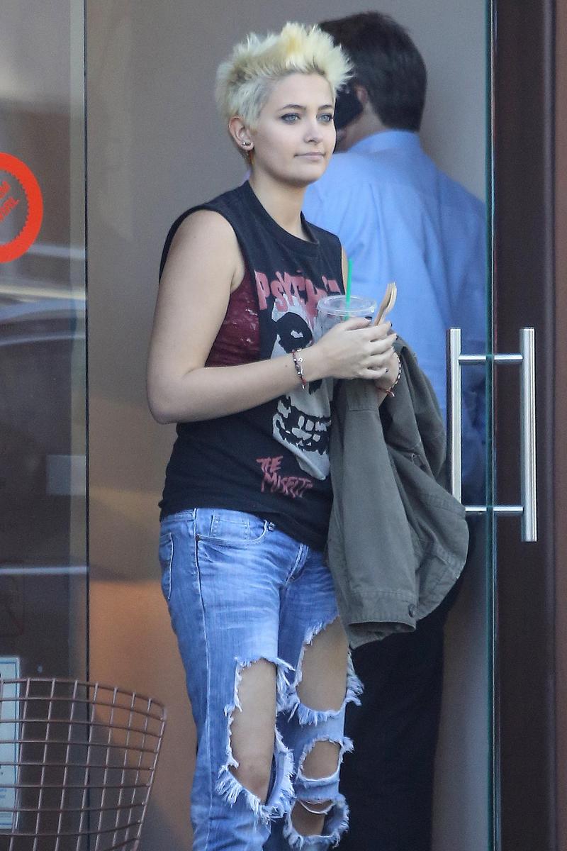 Paris Jackson gets some sweets with her new sweetheart