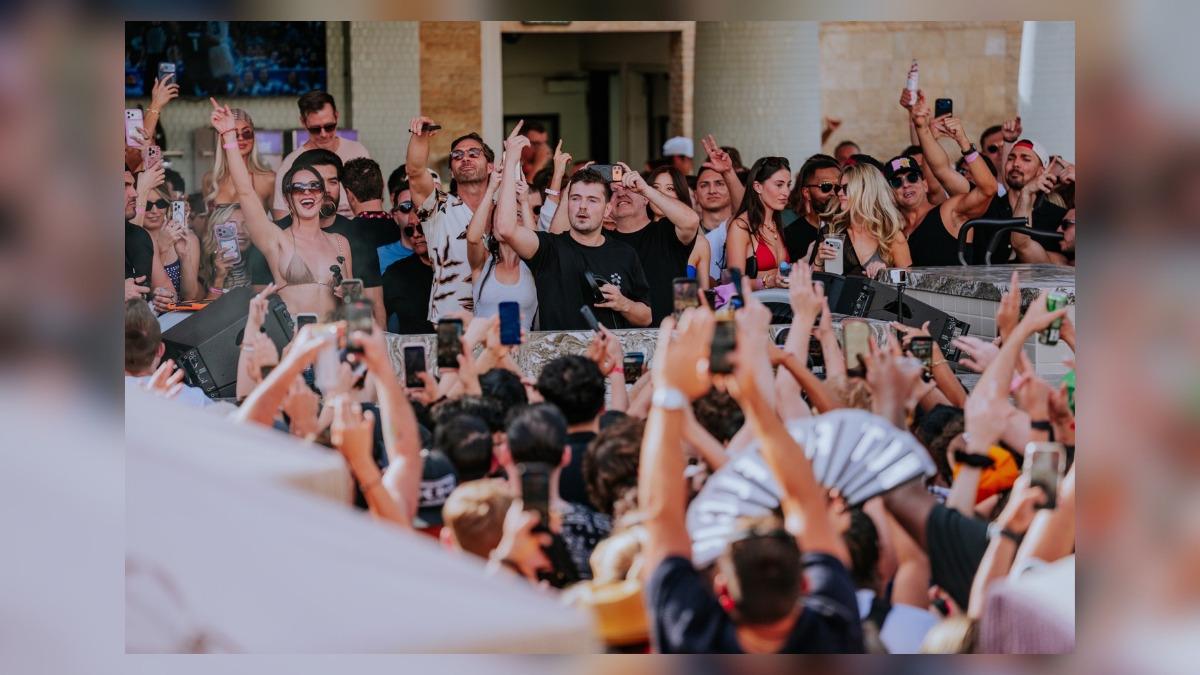 haley and hanna cavinder stole the show at marquee dayclubs grand reopening and the venue has never looked better