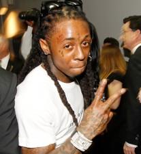 2010__04__LILWAYNE_april5 207&#215;225.jpg