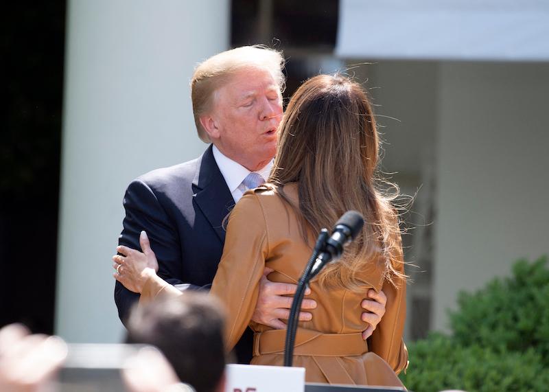 melania trump all smiles donald gala