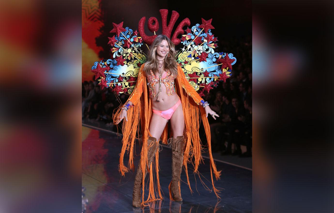 2015 Victoria&#8217;s Secret Fashion Show &#8211; Runway