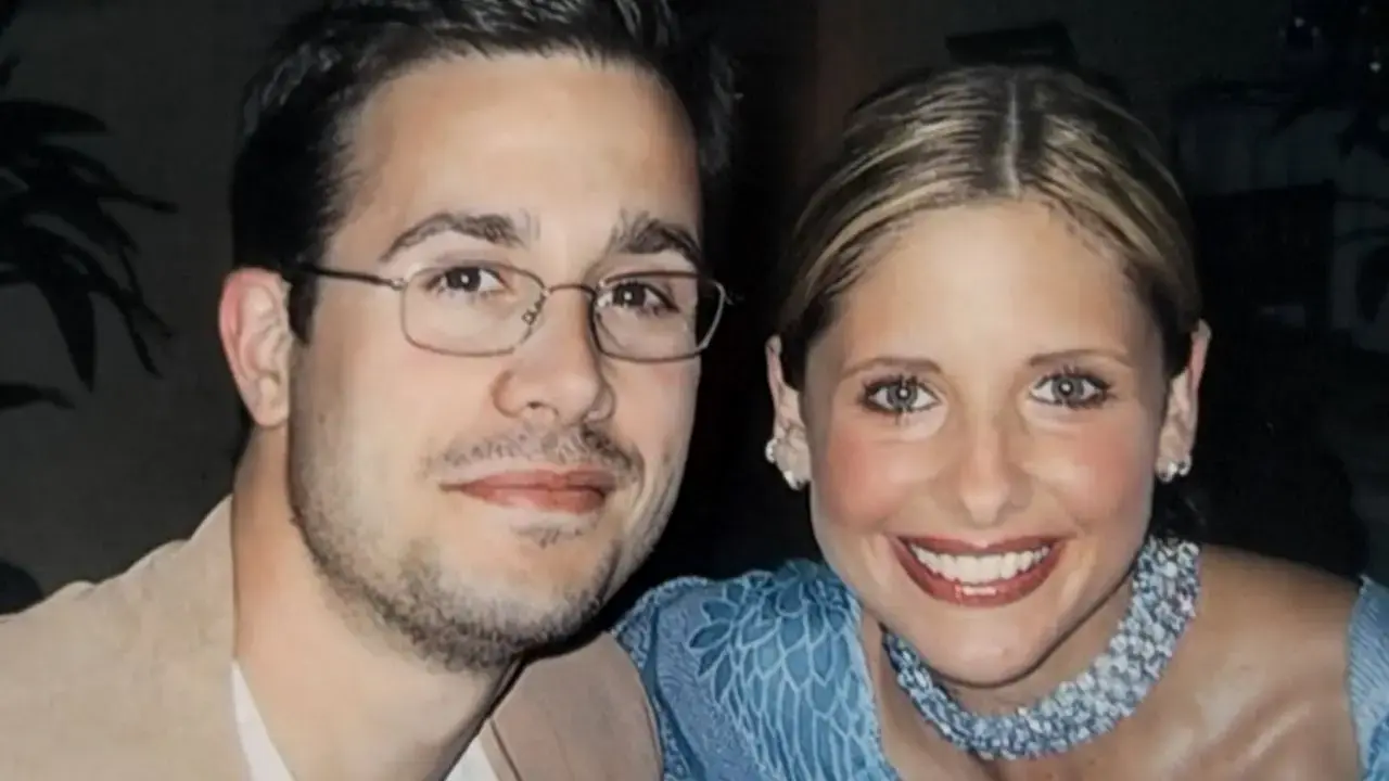 Image of Fans flooded Sarah Michelle Gellar's Instagram comments with jokes about Rocky's striking resemblance to his father.