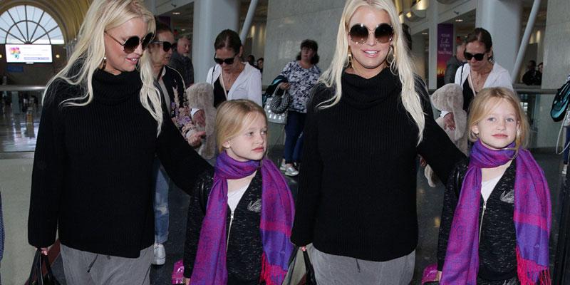 Jessica Simpson Hides Stomach In Oversized Clothing Amid Pregnancy Rumors