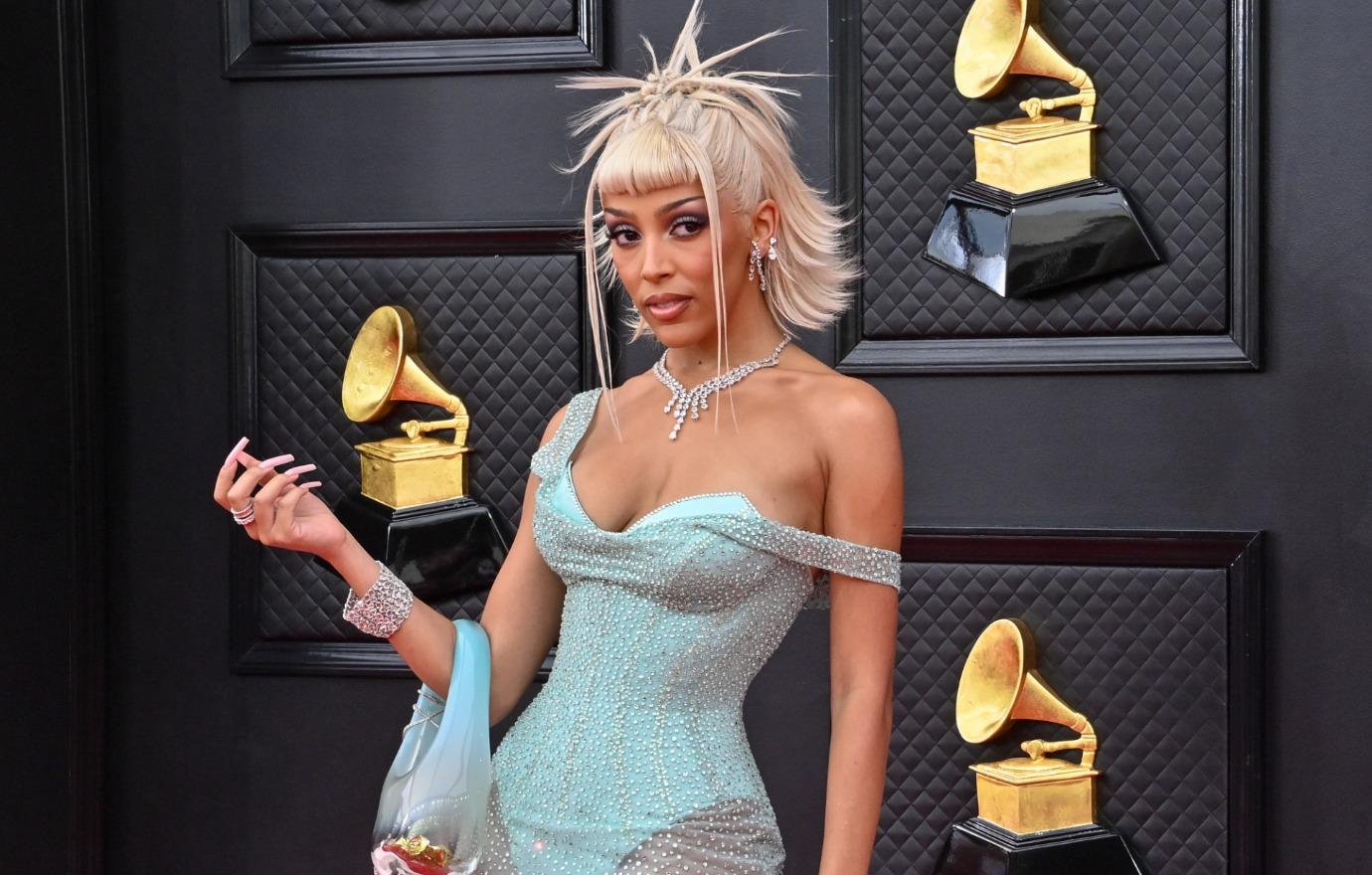 red carpet arrivals th annual grammy awards