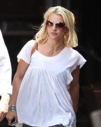 2010__05__wenn2838850 200×300.jpg