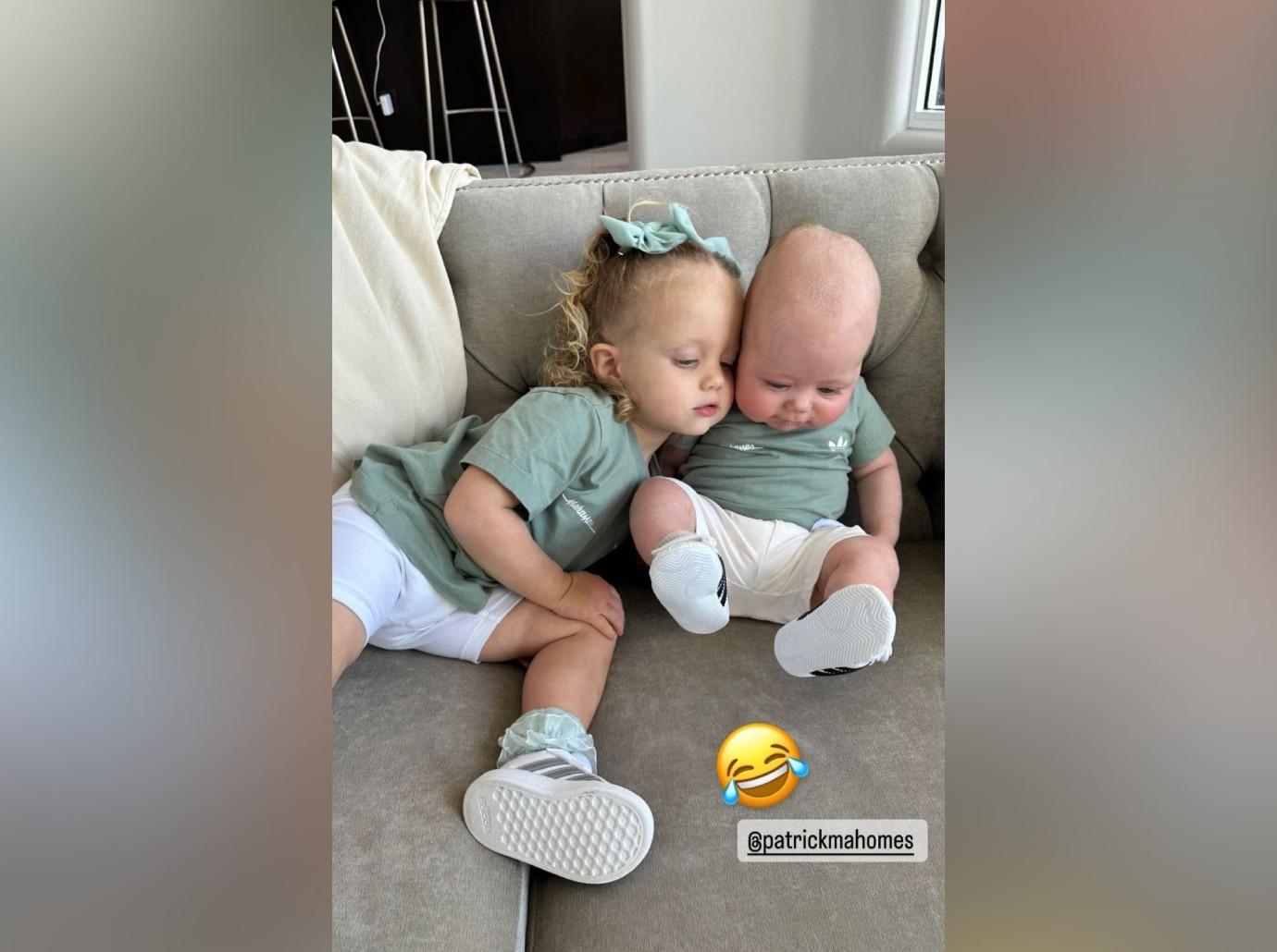 Patrick Mahomes, Brittany Matthews' Kids Wear Matching Outfits: Photos