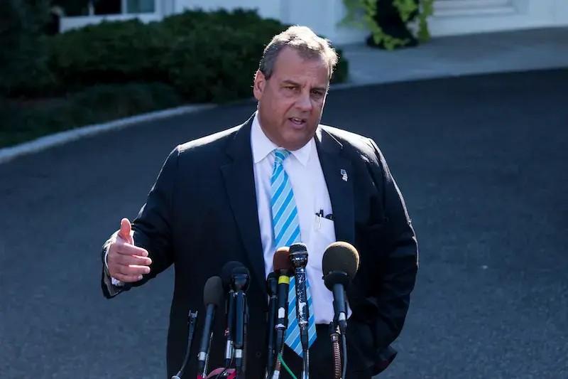 chris christie claims gop candidates too afraid coward donald trump