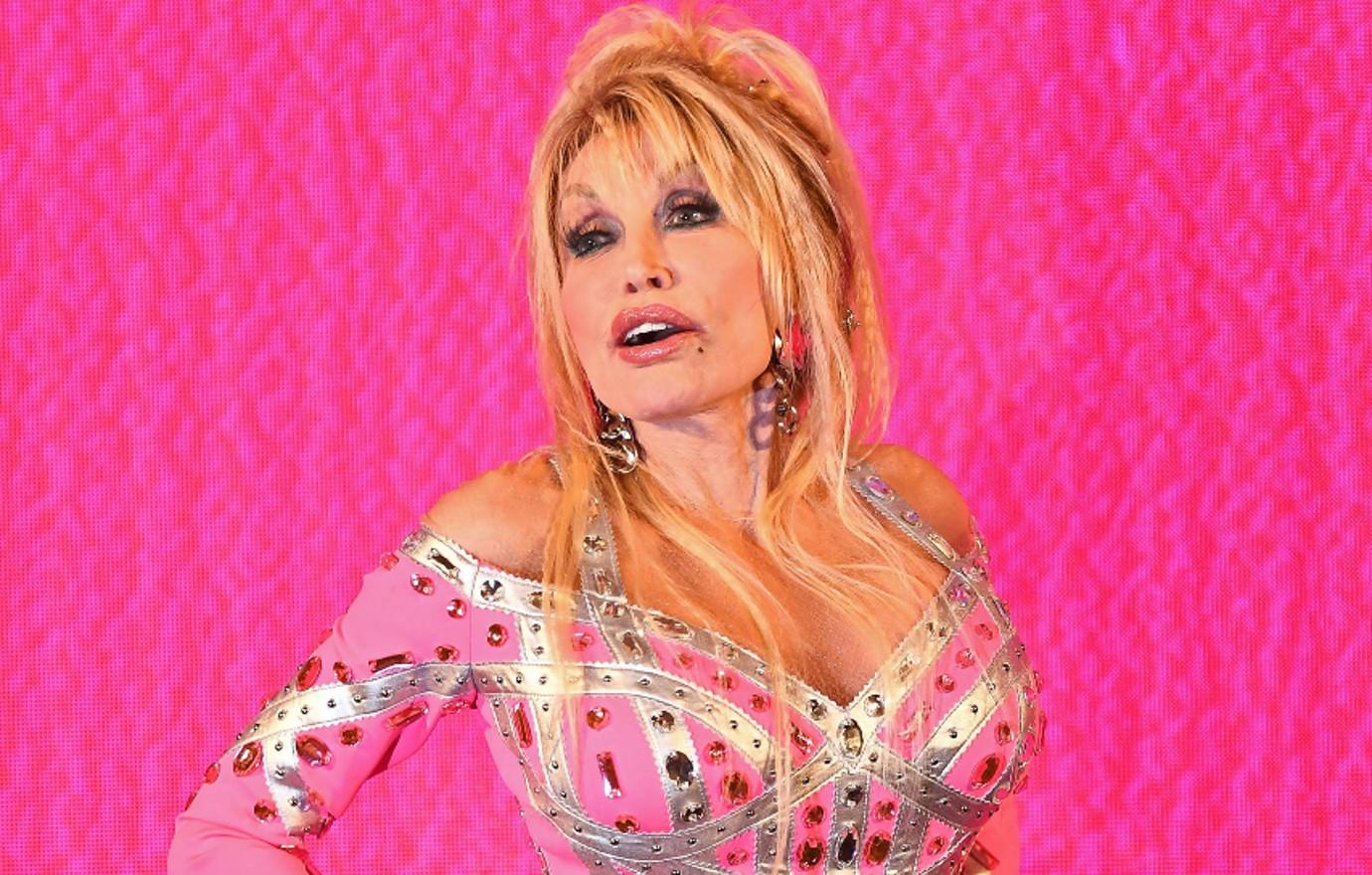 Dolly Parton Refuses to 'Tone Down' Her Look For Anyone