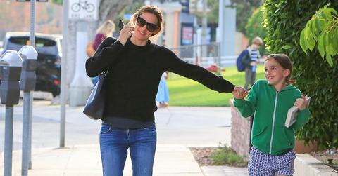 Jennifer garner outing daughter