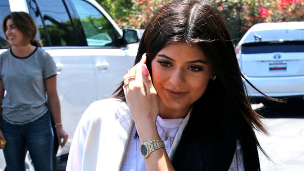 Kylie Jenner Reveals On Snapchat That Shes Been Bullied Since She Was 9 Years Old 9486