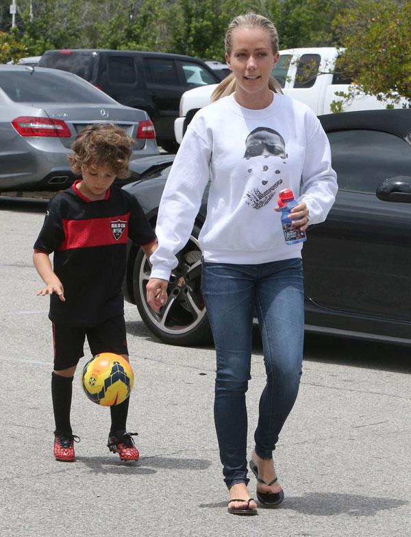 Hank baskett kendra wilkinson soccer game4