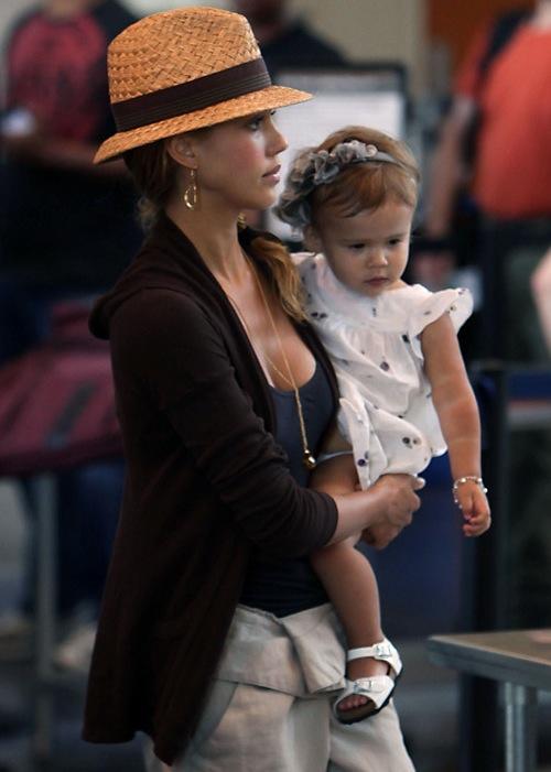 2009__08__fp_3356712_alba_jessica_fp3_080309.jpg