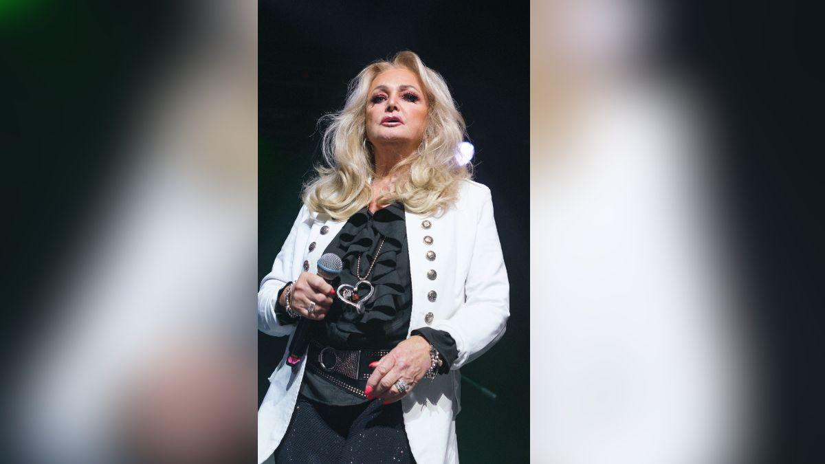 image of Bonnie Tyler's voice was known for being raspy.