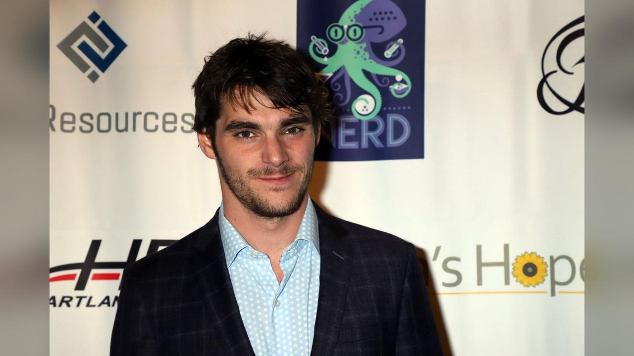 rj mitte dead at
