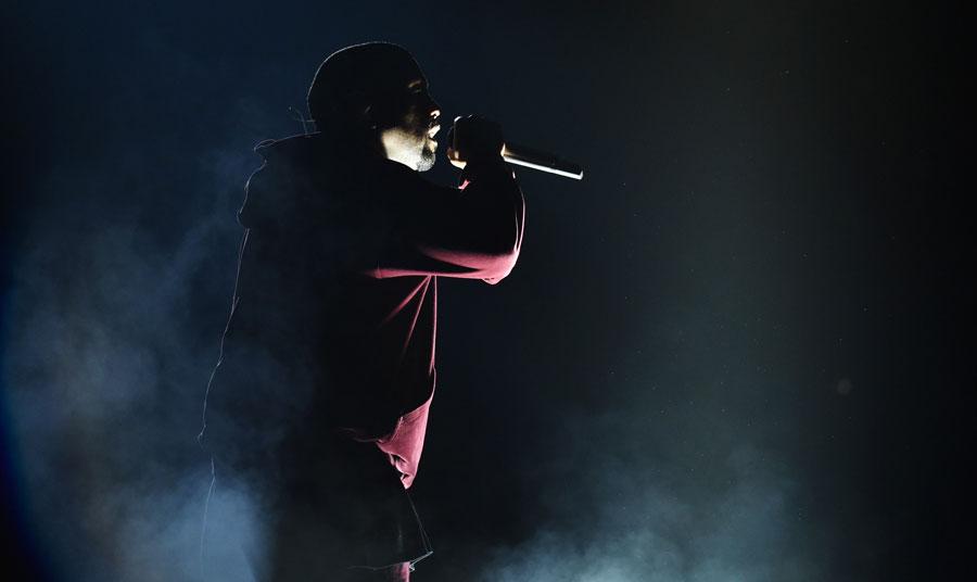 Kanye west performing at the 2015 grammy awards 01