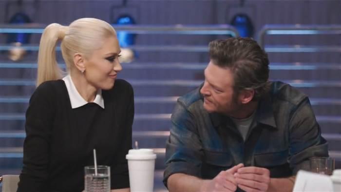 Blake shelton gwen stefani the voice season 10 pda love 01