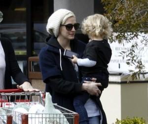 2011__02__FP_6856444_Simpson_Ashlee_FP6_022511 300×265.jpg