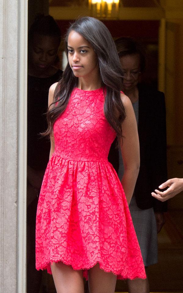 Sasha vs malia obama job 03