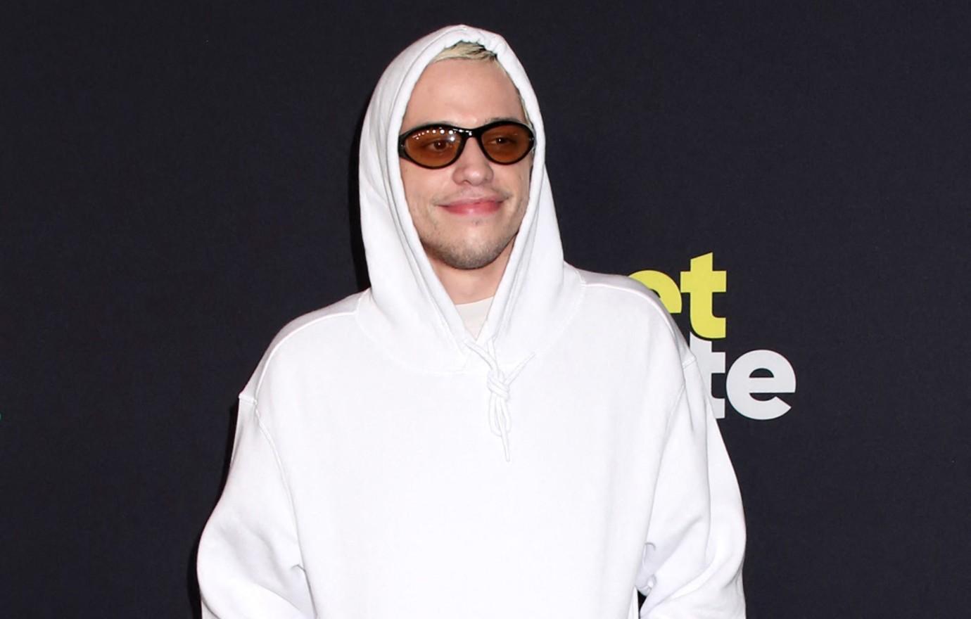 pete davidson overanalyzes has negative thoughts when smoking