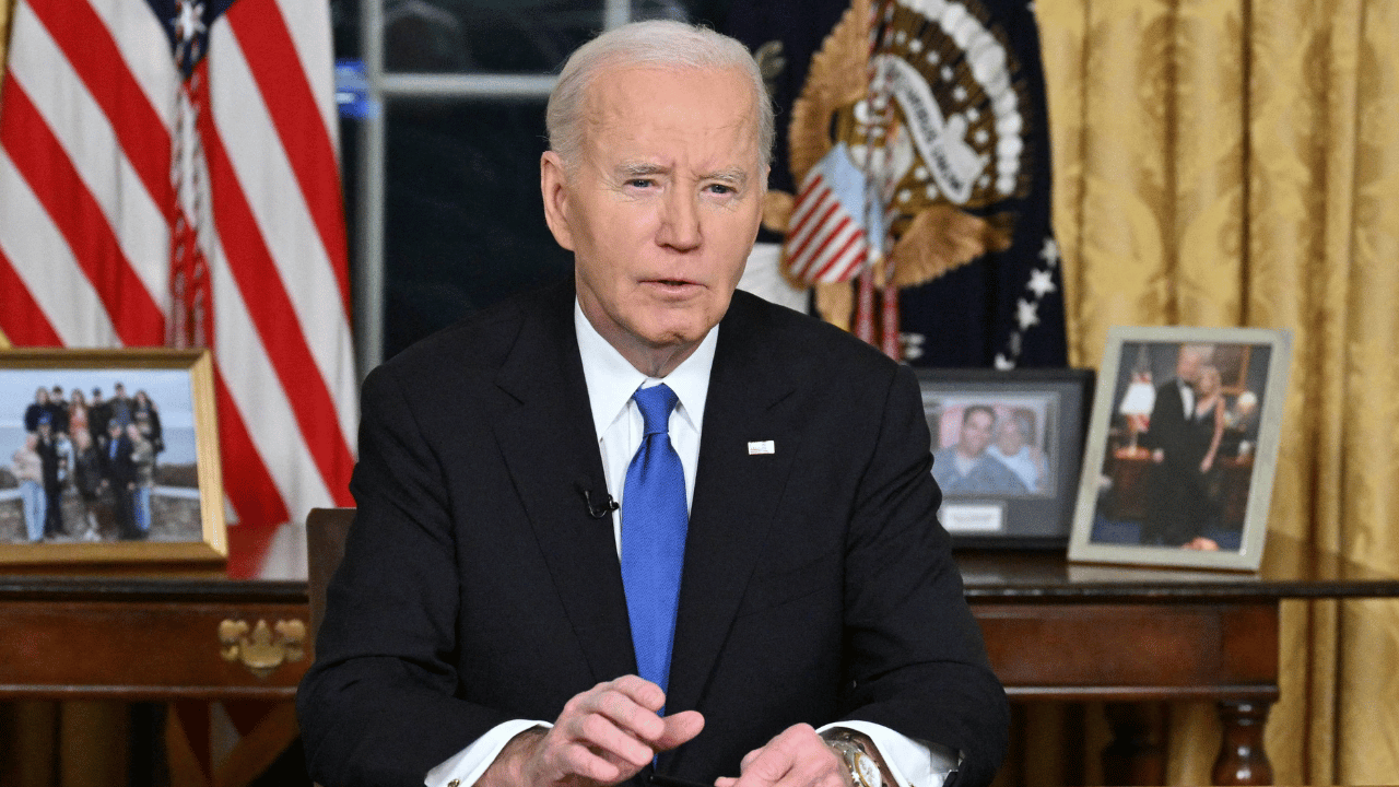 Image of Joe Biden's daughter Ashley had her private diary stolen and sold to a conservative group.
