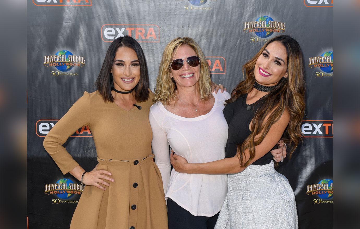 Bella Twins Visit &#8220;Extra&#8221;