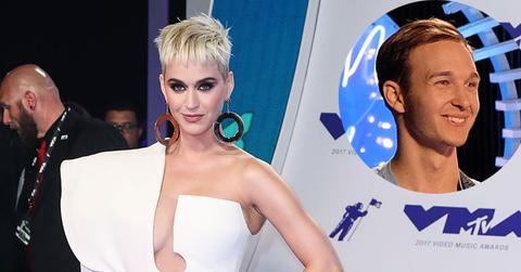 Katy perry uncomfortable american idol kiss main