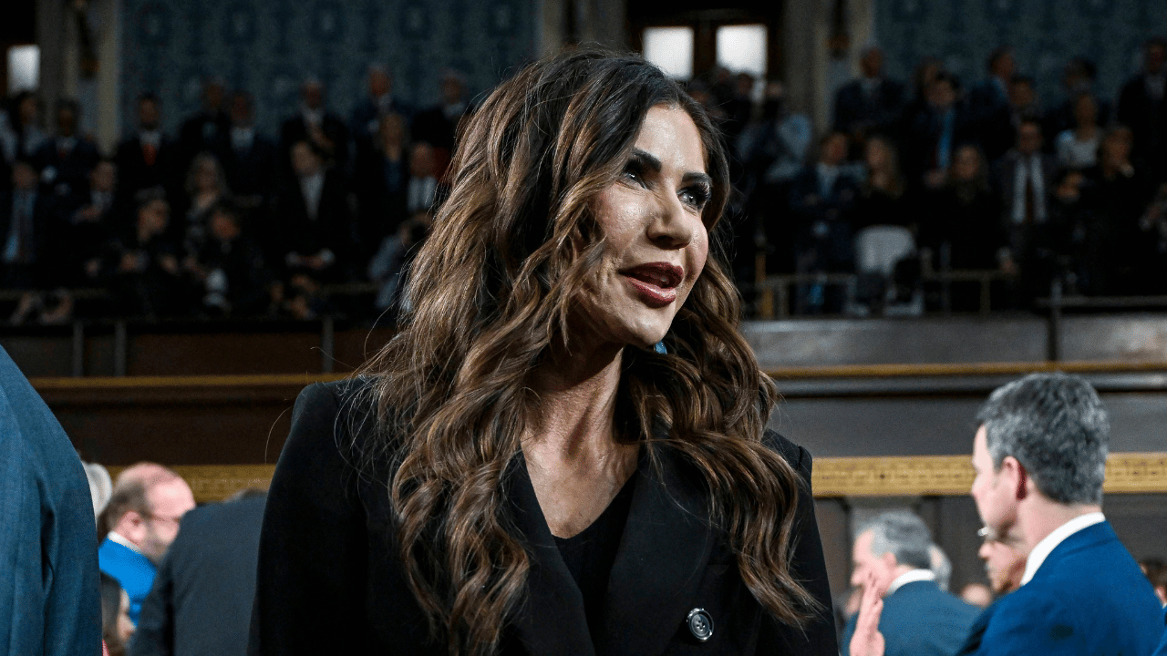 Image of Kristi Noem's mother broke news of her split.