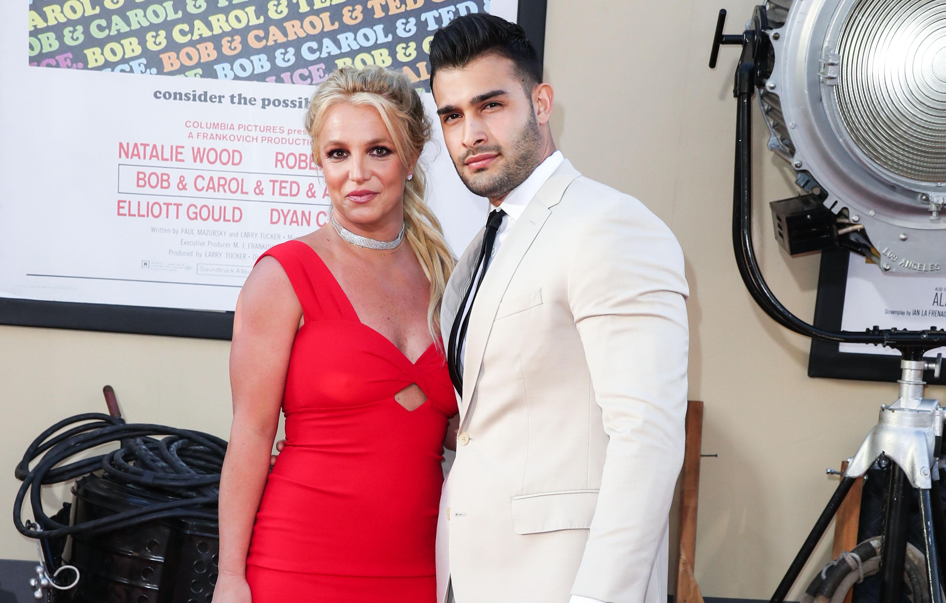 britney spears bf sam asghari auditioned and just like that season  talks dead