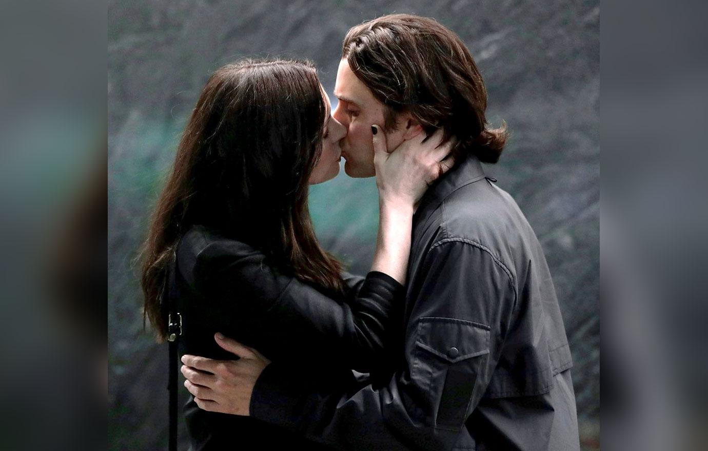 anne hathaway and jared leto film and kiss we crashed