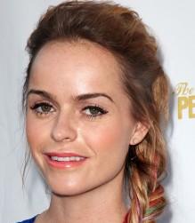 2011__09__taryn_manning 219×300.jpg