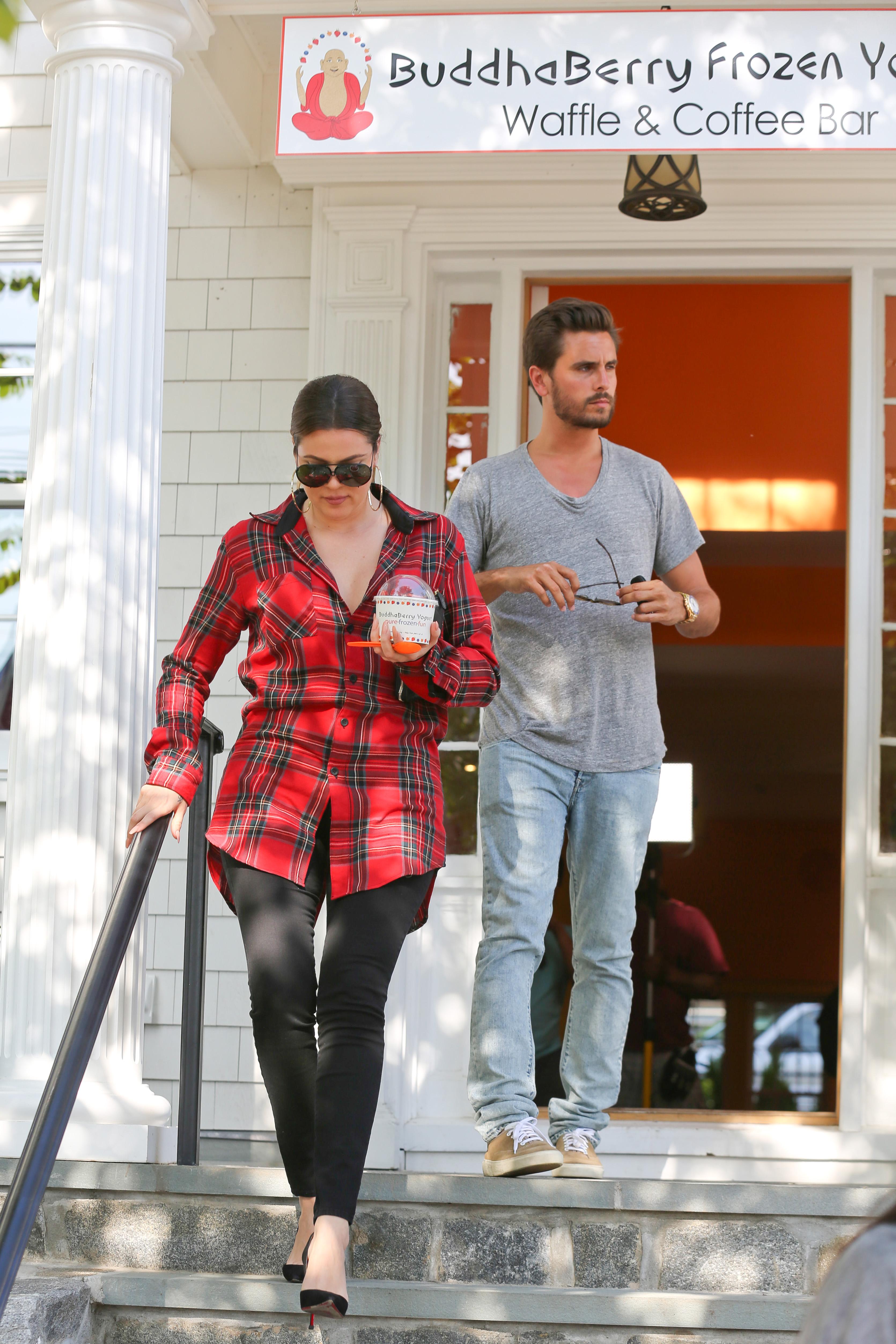 Khloe Kardashian and Scott Disick cool down by getting a Frozen Yogurt