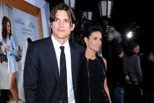 2011__09__Ashton Kutcher Demi Moore Sept30ne 300×201.jpg