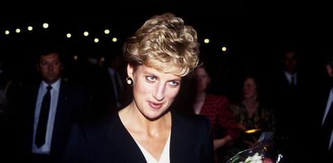 cindy crawford vividly recalls meeting prince william the crown cameo