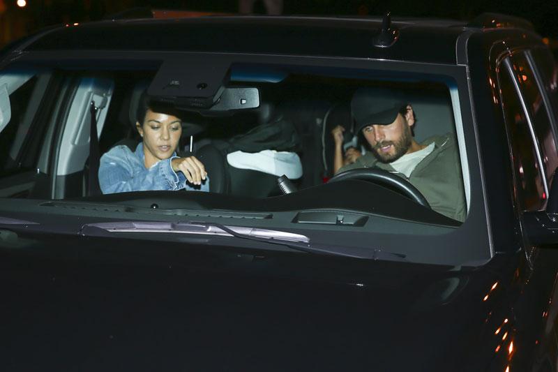 Kourtney kardashian scott disick back together out with kids 8