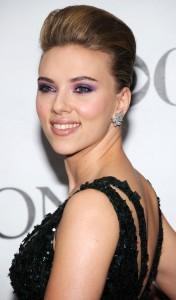 2010__11__okmagazine horoscopes scarlettjohansson 176&#215;300.jpg