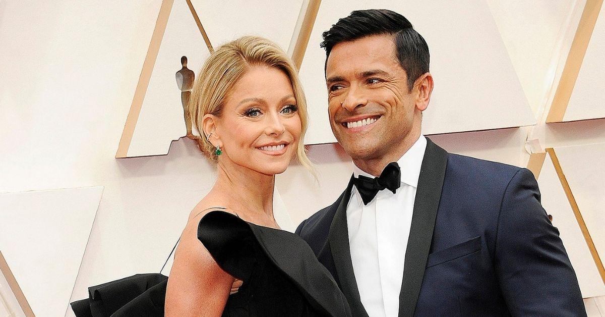 mark consuelos cheeky kelly ripa booty snap