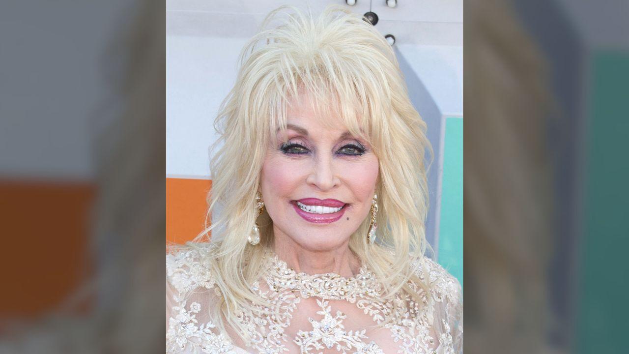 image of Dolly Parton was dealing with health issues in the months before she died.