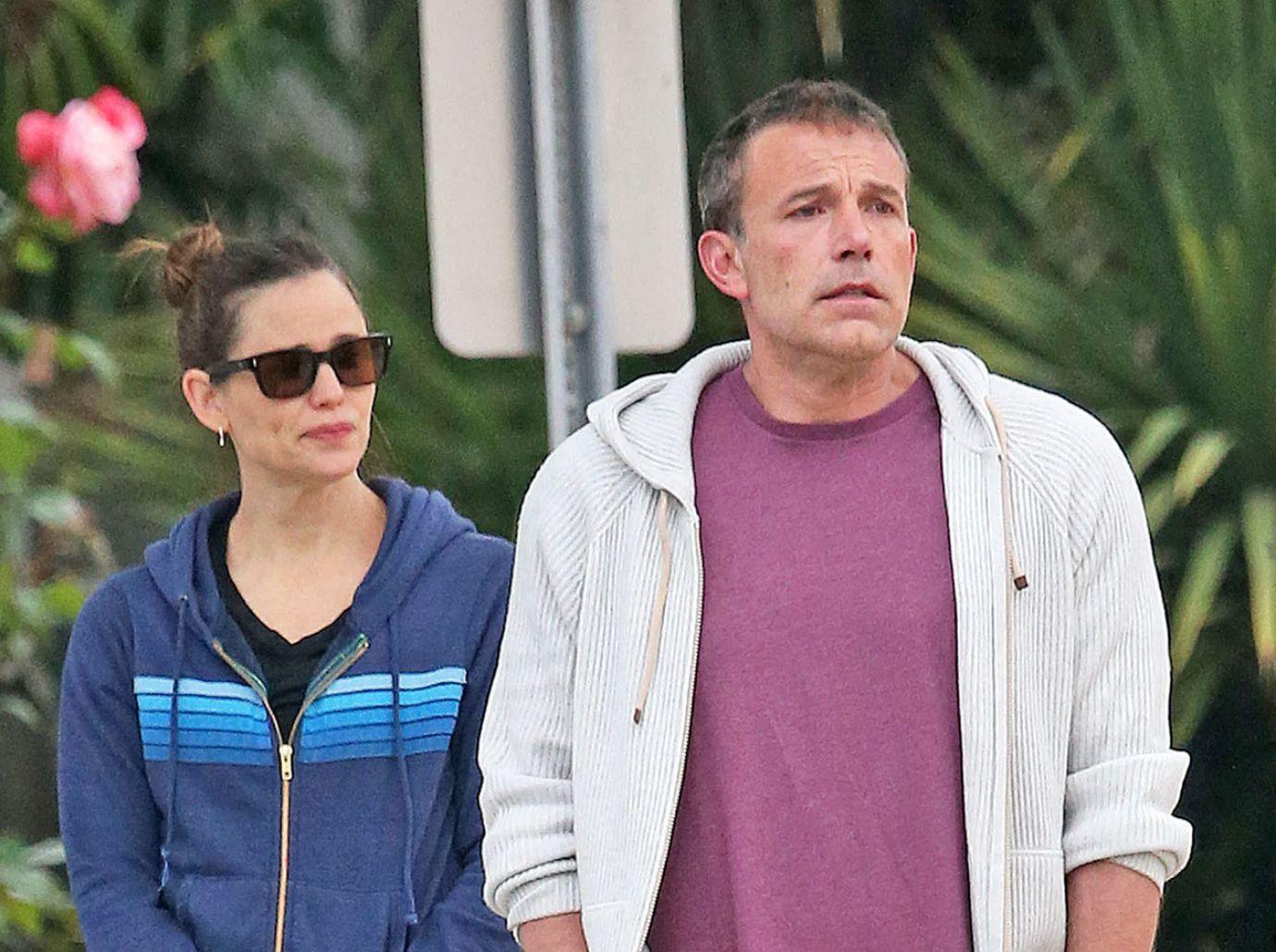 Photo of Jennifer Garner and Ben Affleck