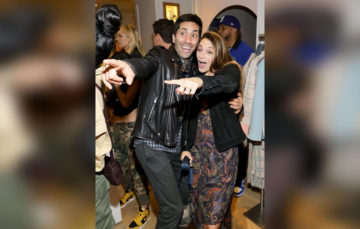 nev schulman laura perlongo blue and cream opening